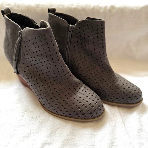Report Granger 11 Gray Cut Out Wedge Booties Ankle Boots - Picture 1 of 7